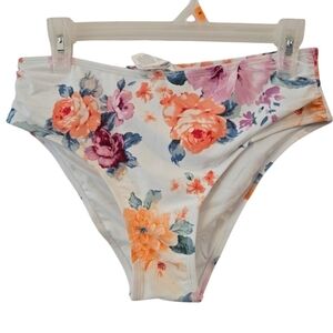CUPSHE FLORAL BIKINI BOTTOMS. NWT. SIZE MEDIUM.